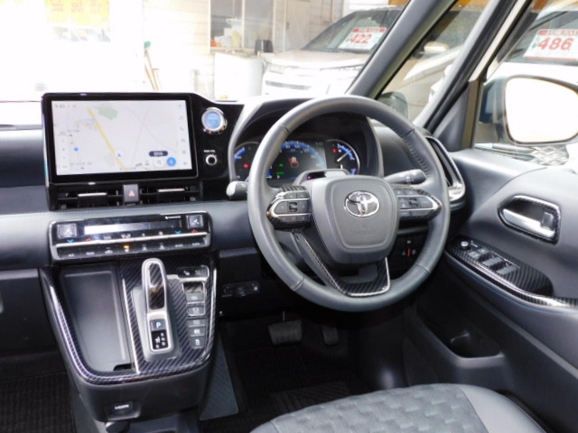 10.5インチディスプレイオーディオPlus＆パノラミックビューモニター、カラーヘッドアップディスプレイ＋デジタルインナーミラー（※）メーカーオプション ドライビングサポートパッケージ